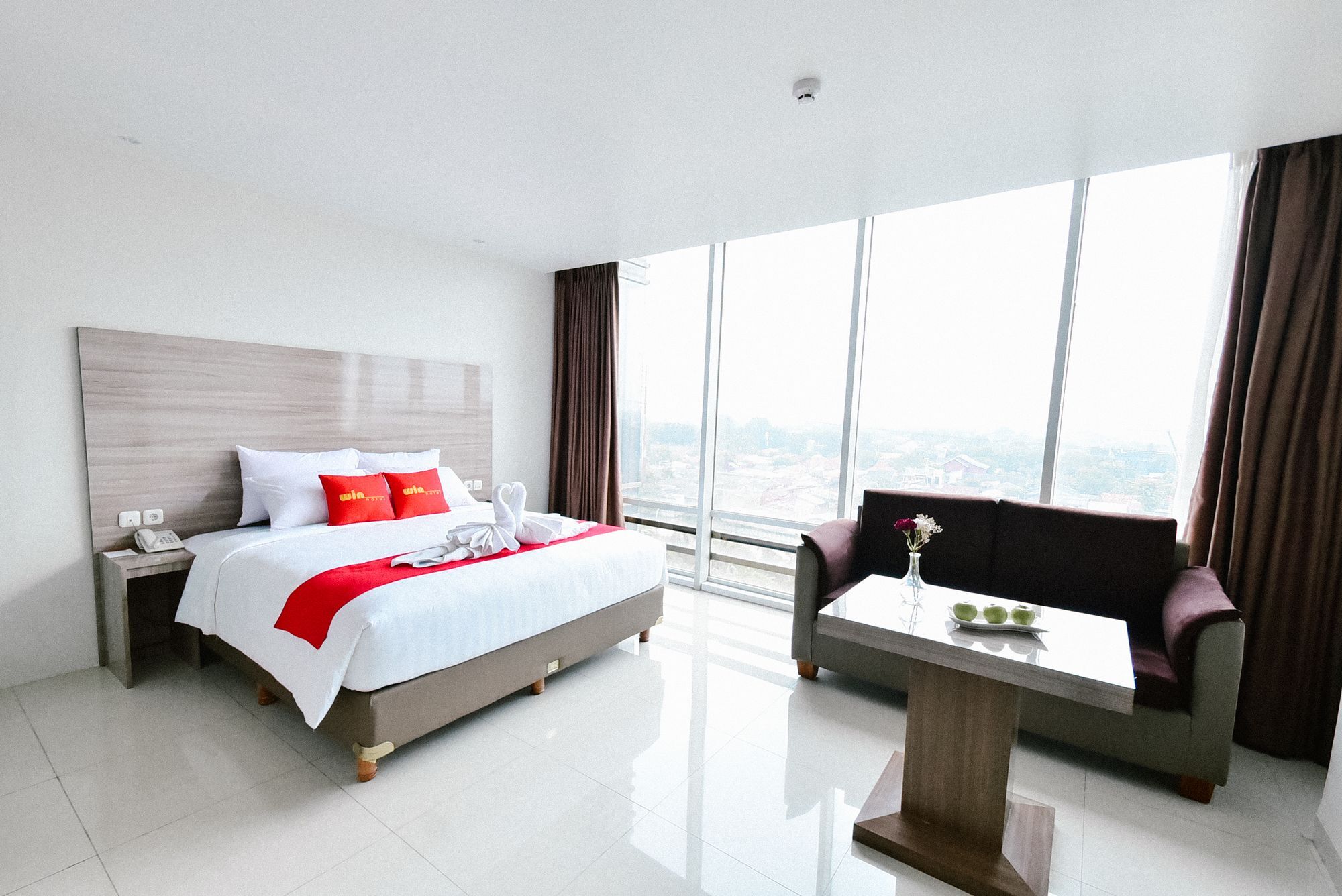 Win Grand Hotel Bekasi Exterior photo